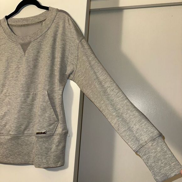 Nine West Active Women’s Crew Mesh Panel Sweatshirt Medium Gently Worn - Picture 4 of 12